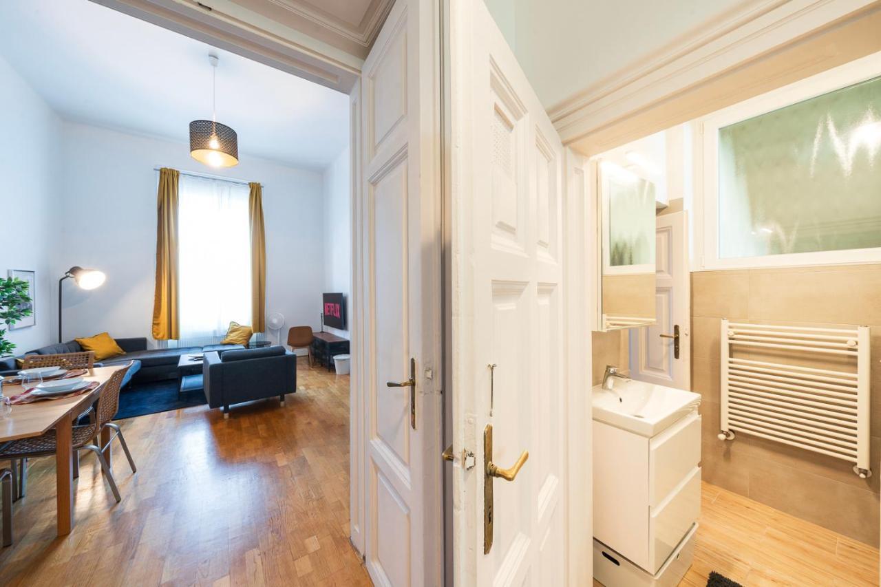 Shining Bright Two Bedroom Apt Next To Andrassy Ave Budapest Exterior foto